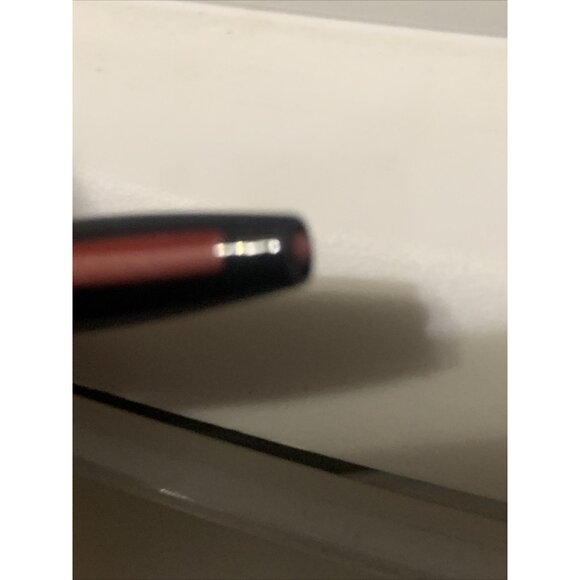 MODELS PREFER LIP LINER PENCIL self-sharpening Backstage Bordeaux .01 oz - Picture 4 of 5